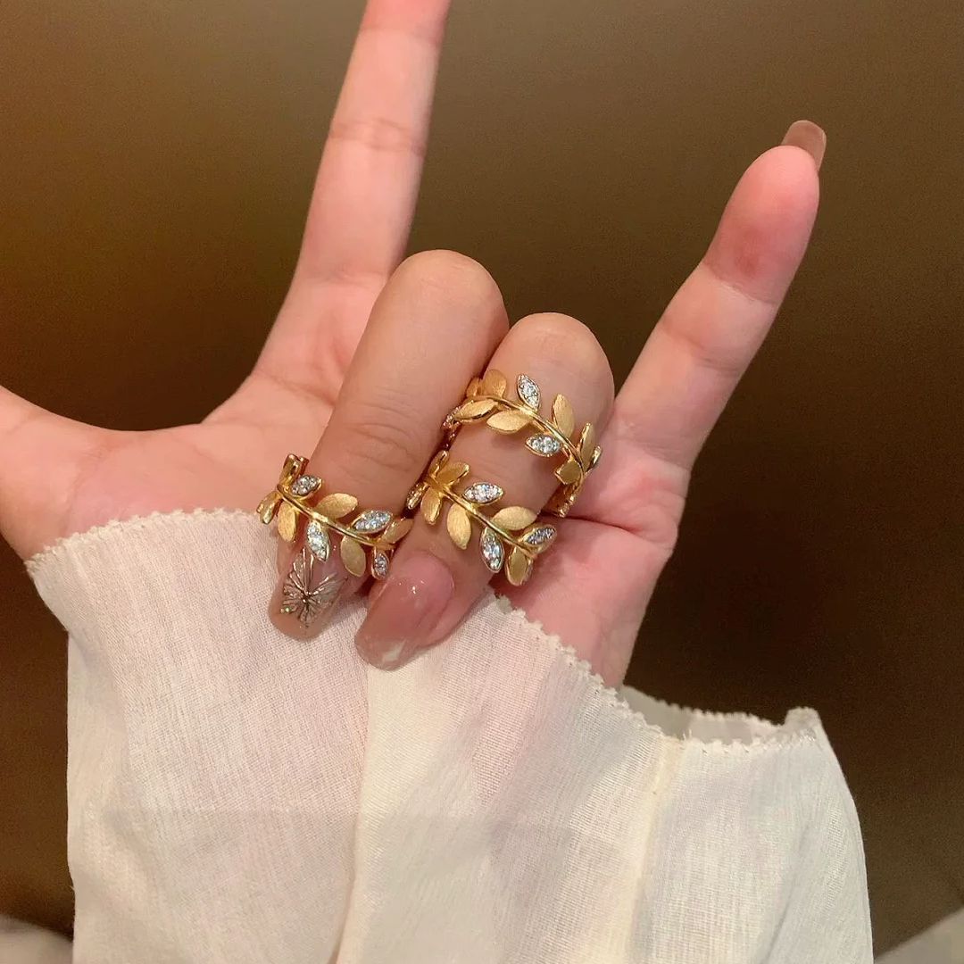 Offener Damenring in Blattoptik ⎜ Vintage-Ring mit Zirkonia für elegante und stilvolle Outfits
