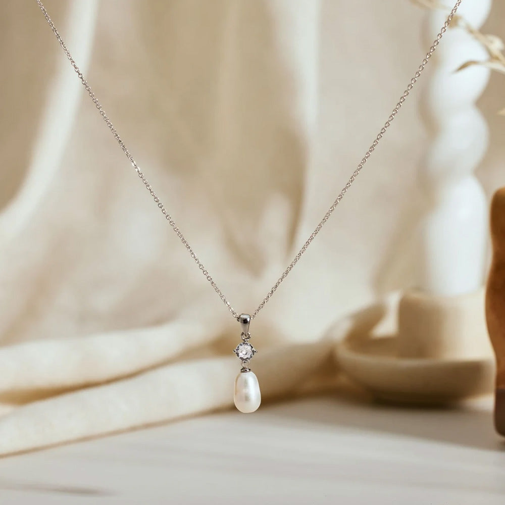 Vergoldete Damenkette mit Zirkonia und Perle ⎜ Eleganter Halsschmuck für zeitlose und stilvolle Outfits