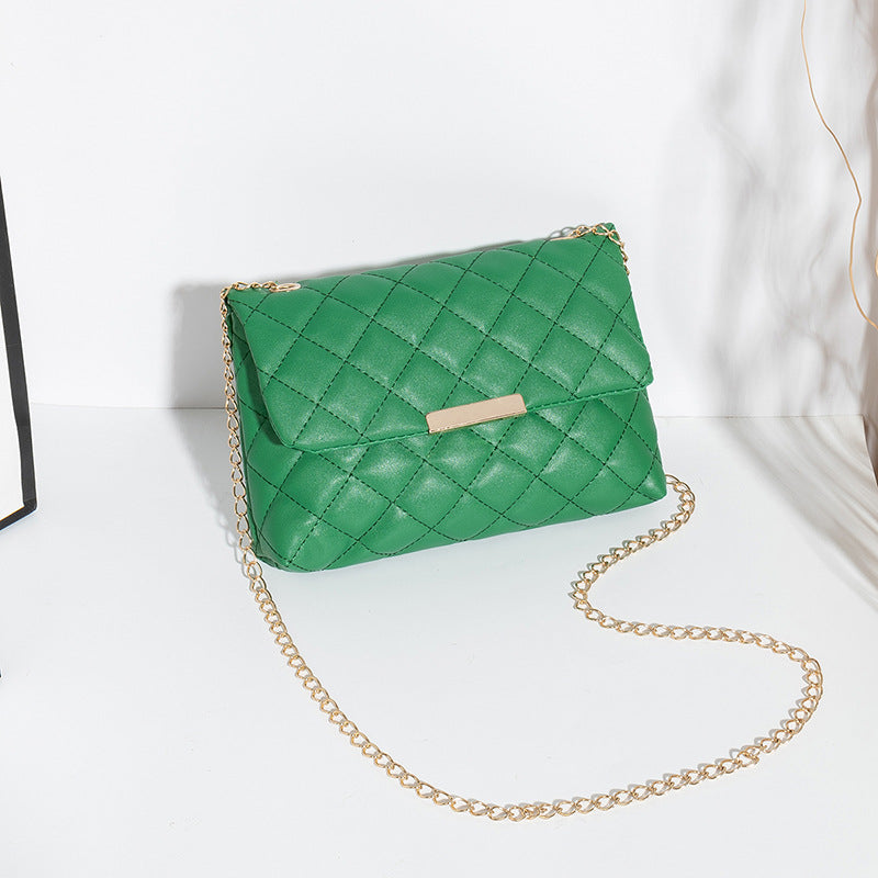 Kleine Schultertasche für Damen ⎜ Modische Kettentasche mit Steppung für trendige Looks und Events