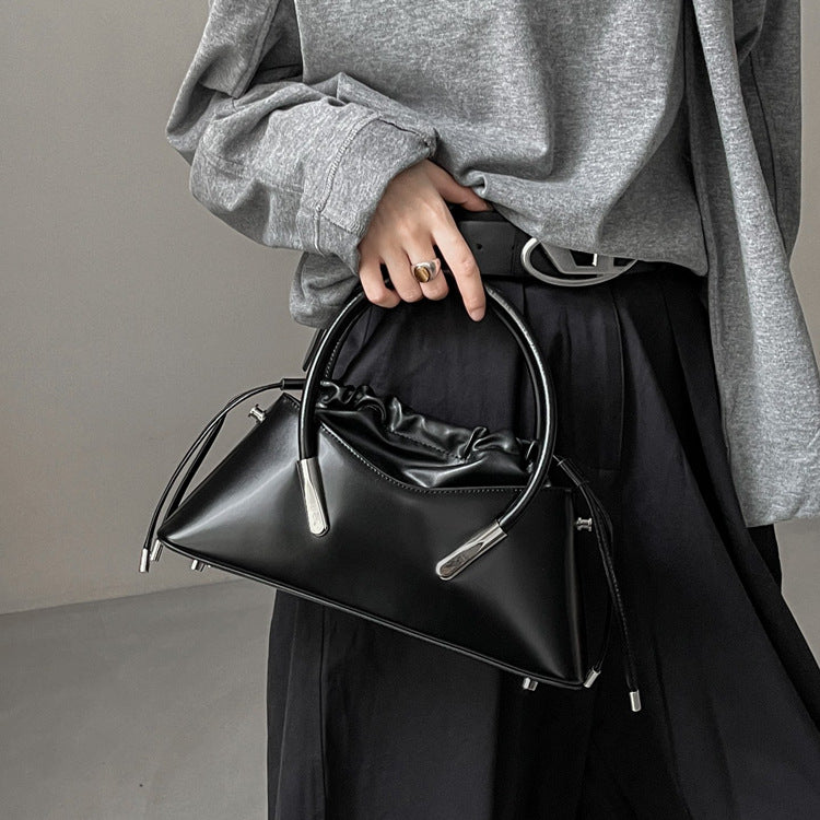 Damen Umhängetasche in Lederoptik ⎜ Elegante Schultertasche mit Tunnelzug und kurzem Griff für Alltag und City