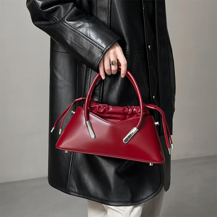 Damen Umhängetasche in Lederoptik ⎜ Elegante Schultertasche mit Tunnelzug und kurzem Griff für Alltag und City