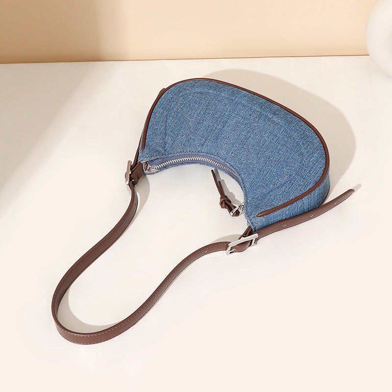 Kleine Schultertasche für Damen ⎜ Halbmondtasche aus Denim mit Lederdetails für Alltag und Freizeit