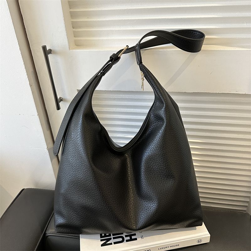 Retro Schultertasche für Damen ⎜ Stilvolle Tasche mit Nischentextur für Alltag & Events