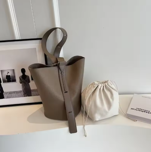 Große Schultertasche für Damen ⎜ Klassische Beuteltasche mit Innentasche für Arbeit und Stadtleben