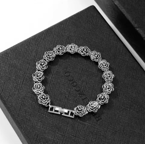 Rosen-Armband für Damen ⎜ Romantisches Vintage-Design im Retro-Stil für stilvolle Outfits