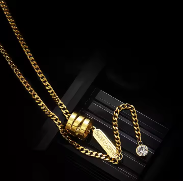 Stilvolle Damenkette ⎜ Vergoldete Gliederkette mit modernem Spiralanhänger für schlichte und stilvolle Outfits