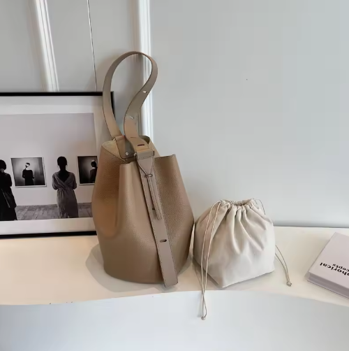 Große Schultertasche für Damen ⎜ Klassische Beuteltasche mit Innentasche für Arbeit und Stadtleben
