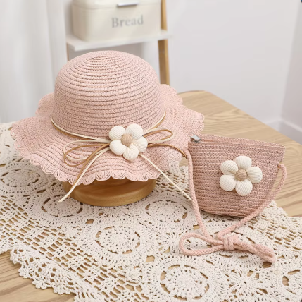 Sommer-Set für Damen ⎜ Strohhut mit Tasche und Blumenmotiv für sonnige Strandtage
