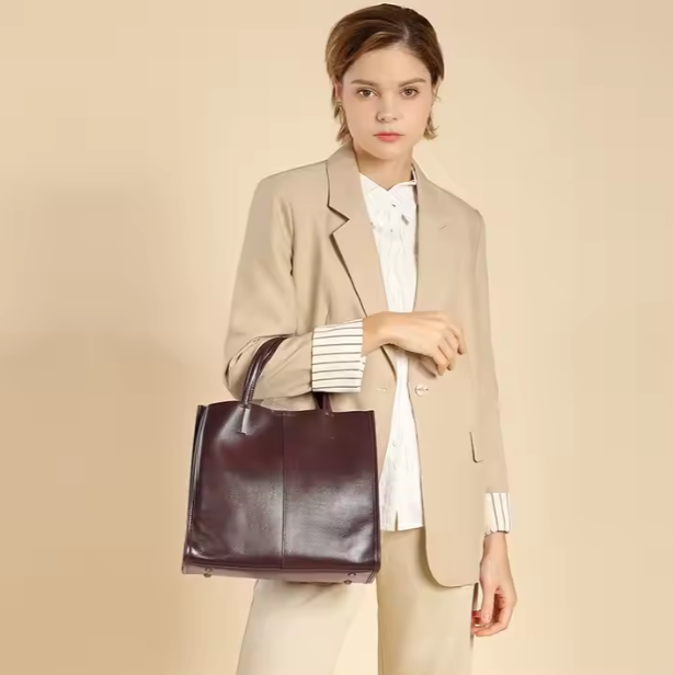 Große Tragetasche für Damen ⎜ Klassische Schultertasche in Lederoptik mit viel Platz für Arbeit und Alltag