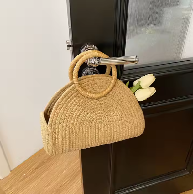 Geflochtene Tragetasche für Damen ⎜ Halbmond-Tasche mit Rundgriffen für Urlaub, Strand und Alltag