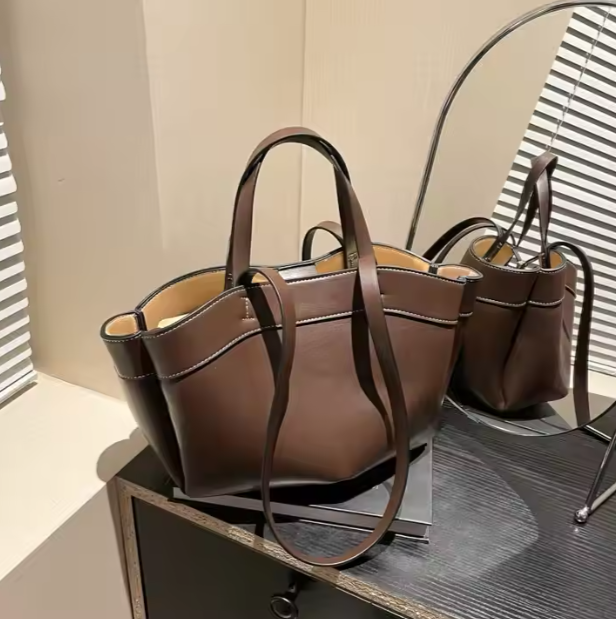 Große Tragetasche für Damen ⎜ Modische Schultertasche mit viel Stauraum für Büro, Alltag und Freizeit