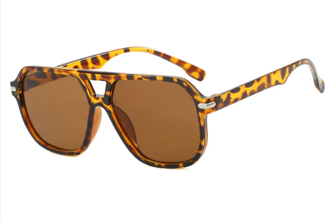 Retro-inspirierte Sonnenbrille für Damen ⎜ Stilvoll getönt für Alltag und Freizeit
