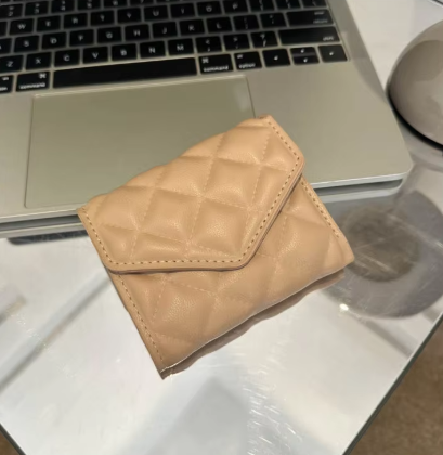 Faltbare Geldbörse für Damen ⎜ Steppdesign mit Druckknopfverschluss und großem Stauraum für Karten
