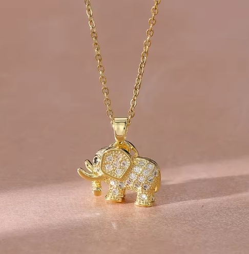 Elefanten-Kette mit Symbolkraft ⎜ Vergoldeter Halsschmuck für stilvolle Looks mit Glücksbringer