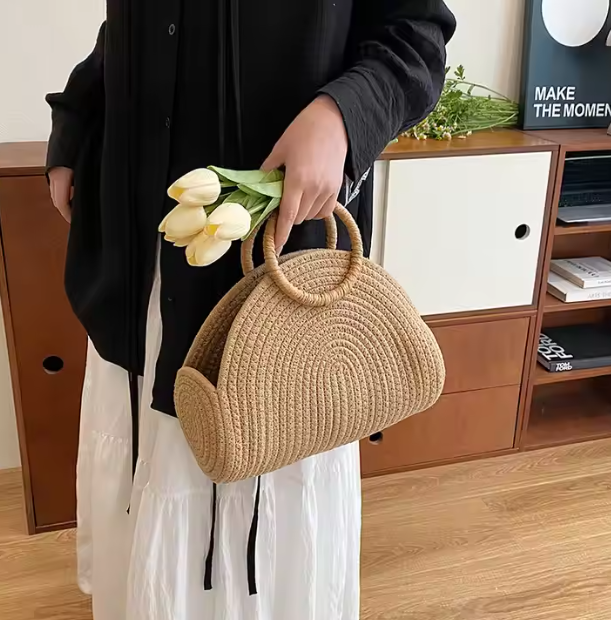 Geflochtene Tragetasche für Damen ⎜ Halbmond-Tasche mit Rundgriffen für Urlaub, Strand und Alltag