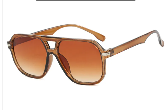 Retro-inspirierte Sonnenbrille für Damen ⎜ Stilvoll getönt für Alltag und Freizeit