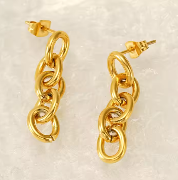Goldfarbene Hängeohrringe ⎜ Filigranes Design für moderne Akzente mit Statement-Charakter