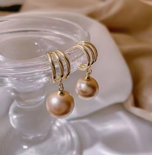 Perlenohrringe im Retro-Stil ⎜ Dezente Vintage-Optik mit goldenen Ringen für zeitlose Alltags-Eleganz