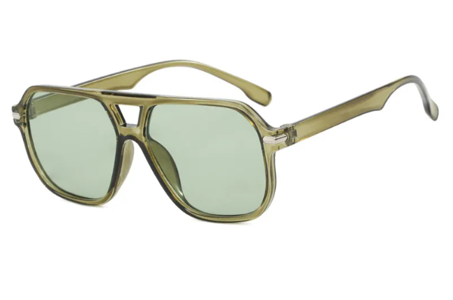 Retro-inspirierte Sonnenbrille für Damen ⎜ Stilvoll getönt für Alltag und Freizeit