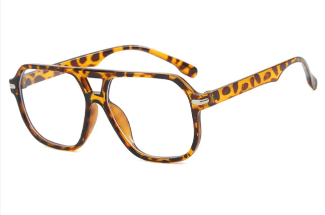 Retro-inspirierte Sonnenbrille für Damen ⎜ Stilvoll getönt für Alltag und Freizeit