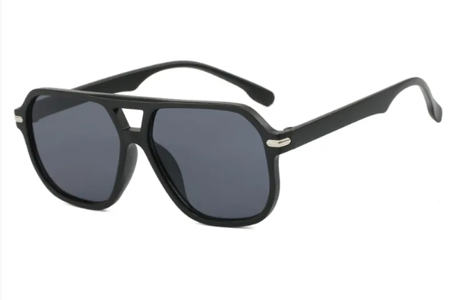 Retro-inspirierte Sonnenbrille für Damen ⎜ Stilvoll getönt für Alltag und Freizeit