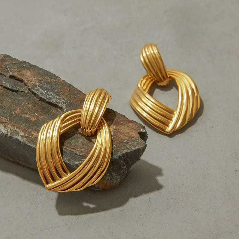 Modernes Design aus Edelstahl ⎜ Ausdrucksstarker Ohrschmuck für auffällige Styles