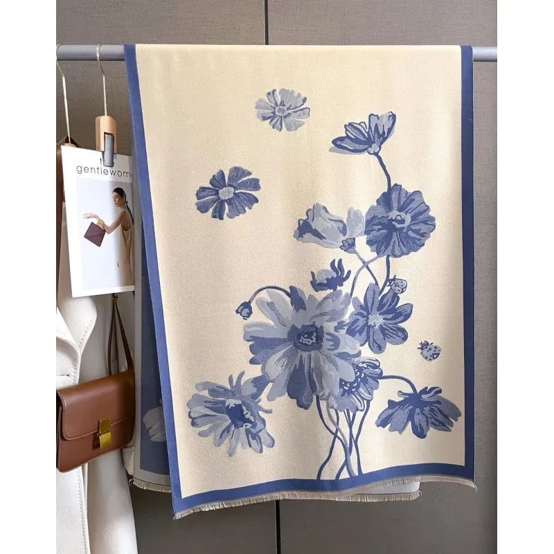 Wärmender Wendeschal für Damen ⎜ Wintertaugliches Accessoire mit floralen Elementen für elegante Outfits