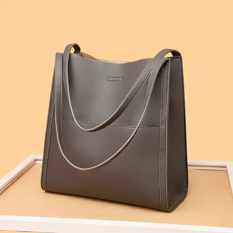 Elegante Handtasche für Damen ⎜ Schlichtes Design mit viel Platz für tägliche Essentials