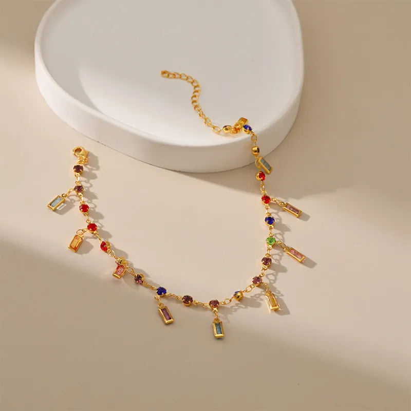 Sommerliches Armband für Damen ⎜ Bunte und vergoldete Anhänger für sonnige Outfits und Urlaubsfeeling