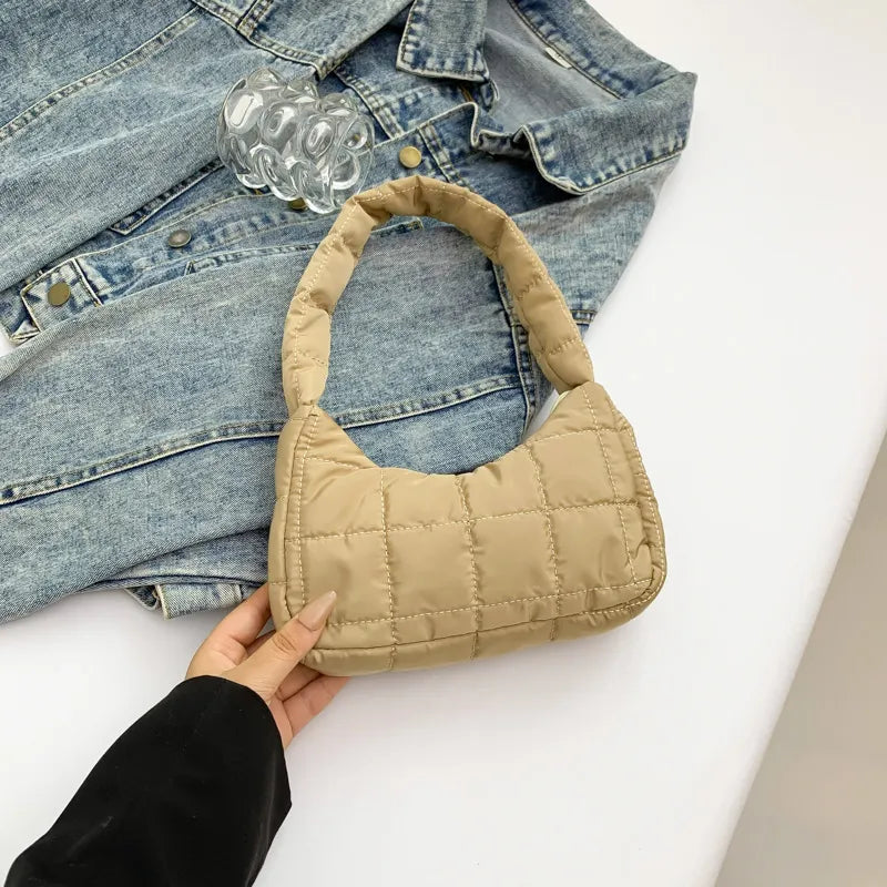 Unterarmtasche für Damen ⎜ Gepolsterte Schultertasche in Trendfarben für Alltag und Freizeit