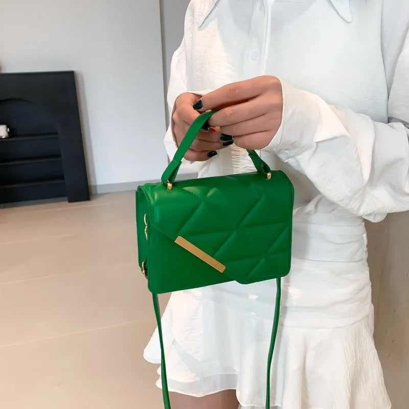Elegante Schultertasche für Damen ⎜ Kompakte Umhängetasche mit Steppung für stilvolle Outfits