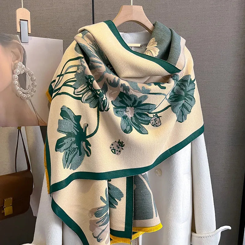 Wärmender Wendeschal für Damen ⎜ Wintertaugliches Accessoire mit floralen Elementen für elegante Outfits