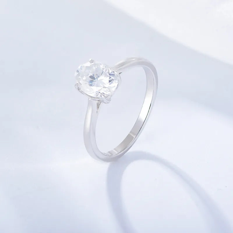 Ring für Damen in Goldoptik ⎜ Klassischer Solitärring mit Zirkonia für elegante Anlässe und Hochzeiten