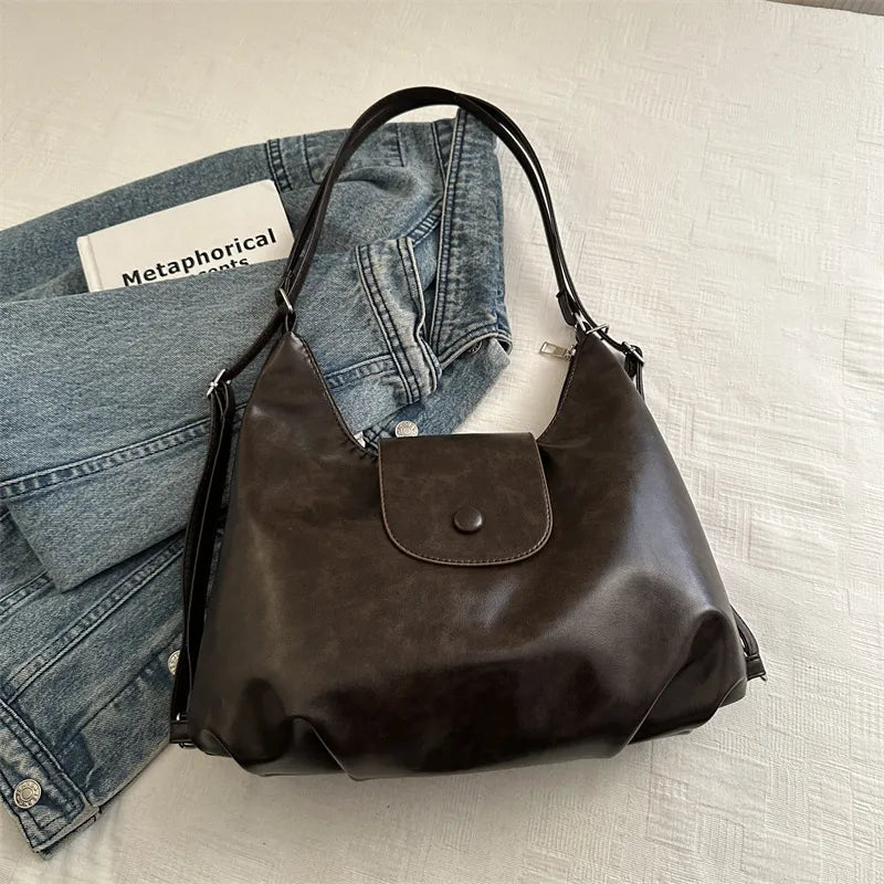 Große Umhängetasche für Damen ⎜ Weiche Ledertasche mit viel Stauraum und modernem City-Look