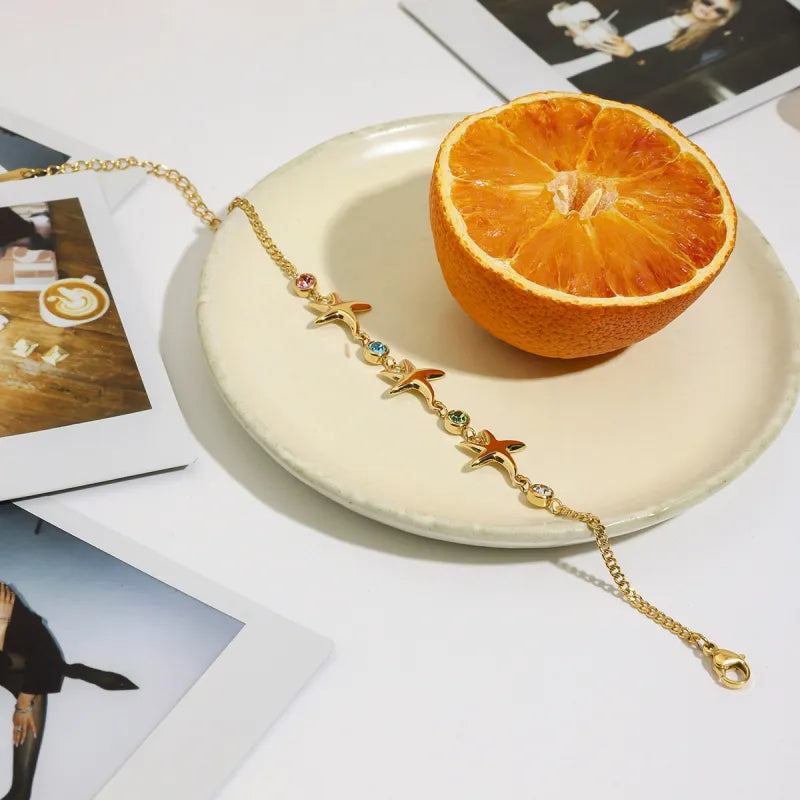 Sommerliches Armband mit Seestern-Motiv ⎜ Vergoldeter Look mit bunten Zirkonia für frische Eleganz
