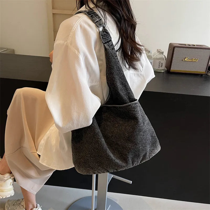 Lässige Tragetasche aus Denim ⎜ Bequeme Schultertasche mit großer Öffnung und robuster Struktur