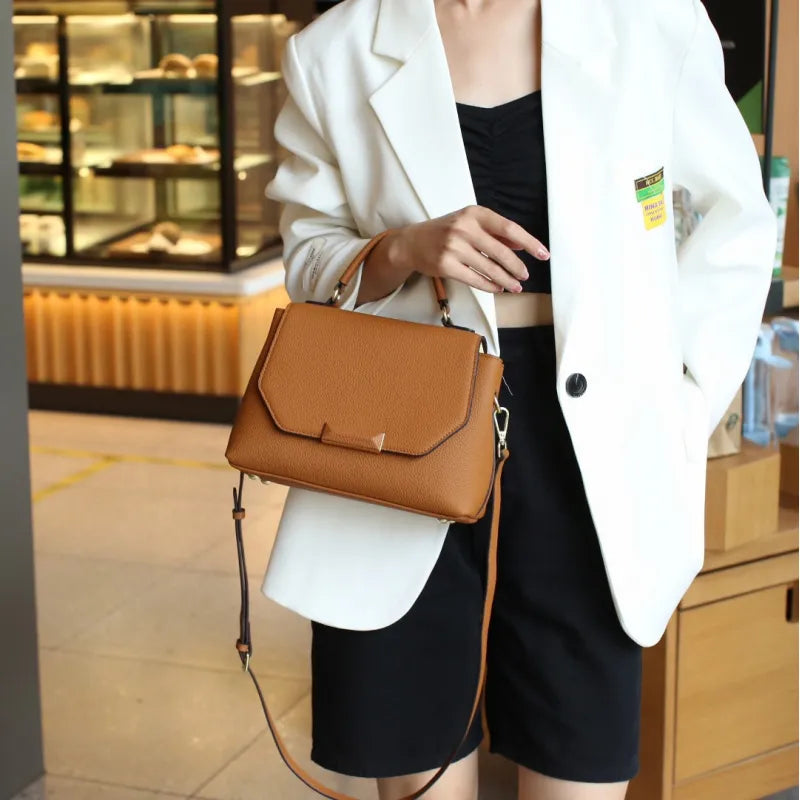 Schultertasche aus Echtleder für Damen ⎜ Elegante Handtasche mit Struktur und viel Platz für Büro und City
