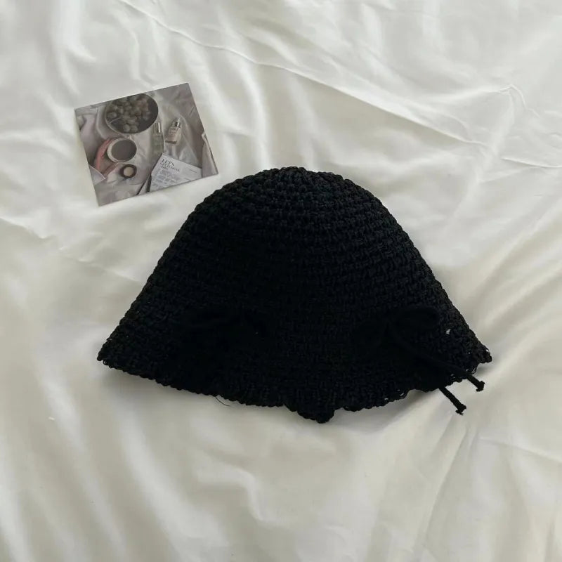 Sommerhut mit Schleifendetail für Damen ⎜ Gehäkeltes Modell für verspielte Freizeitlooks
