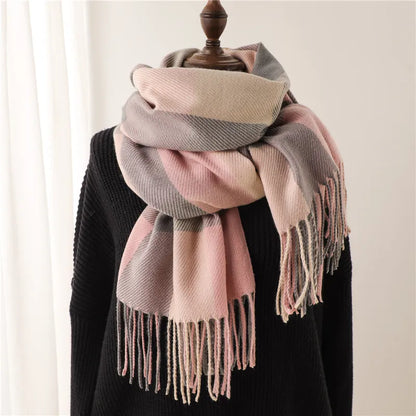 Unisex Schal mit Karomuster ⎜ Wärmendes Fransen-Design für stilvolle Tage bei Kälte