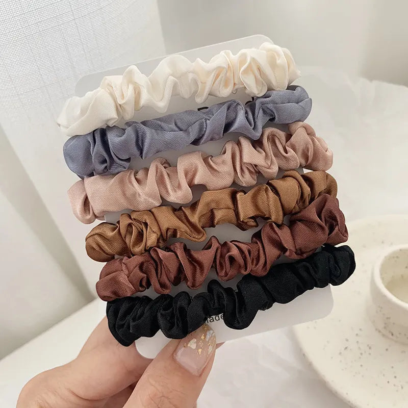 Haarband Set aus Stoff für Damen ⎜ Bunte Scrunchies in Naturtönen für schonendes und stylisches Haarstyling