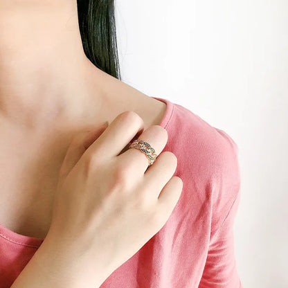 Statement Ring für Damen in Goldoptik ⎜ Modernes Design mit farbigen Zirkonia für glamouröse Momente