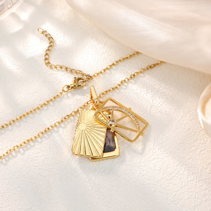 Personalisierte Foto-Kette ⎜ Vergoldeter Anhänger mit Sonnen- und Mondmotiv zum Einlegen von Bildern als Erinnerungsschmuck