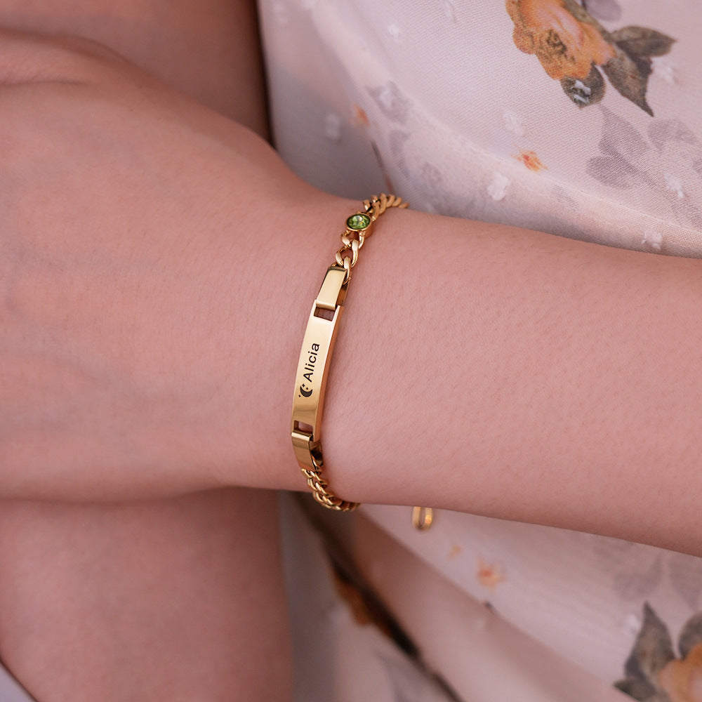 Graviertes Armband ⎜ Personalisierbares Edelstahlband mit Namensgravur und Geburtsstein für besondere Momente