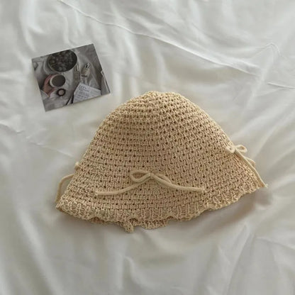 Sommerhut mit Schleifendetail für Damen ⎜ Gehäkeltes Modell für verspielte Freizeitlooks