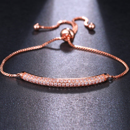 Damenarmband mit Zirkonia-Besatz ⎜ Funkelndes Design mit Zugverschluss für elegante Momente