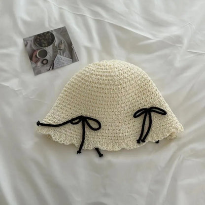 Sommerhut mit Schleifendetail für Damen ⎜ Gehäkeltes Modell für verspielte Freizeitlooks