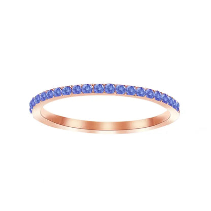 Schlichter Ring in Goldoptik ⎜ Schlichter Ring mit funkelnden Zirkonia für elegante Alltags- und Business-Looks