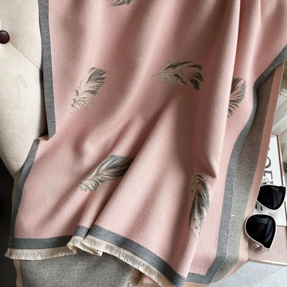 Schal mit Fransen im Kaschmirstil ⎜ Zeitloses Design für warme Herbst- und Winteroutfits