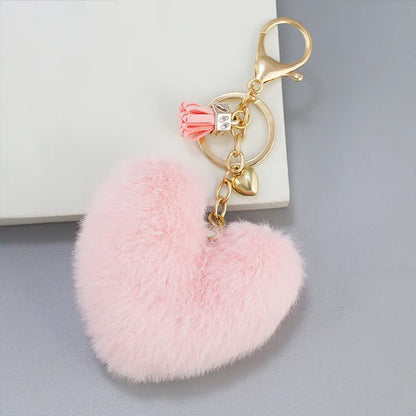 Flauschiger Herz Anhänger ⎜ Weicher Taschenanhänger mit Bommel und Quaste für Auto und Handtasche