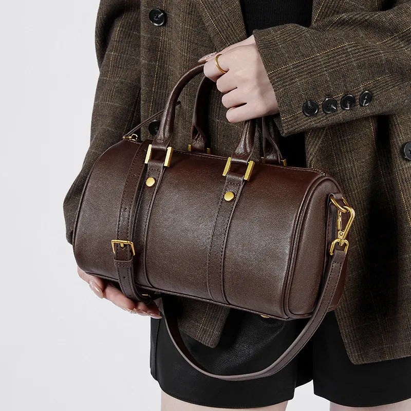 Retro Umhängetasche für Damen ⎜ Runde Handtasche in Lederoptik mit goldenen Details und stabilem Gurt